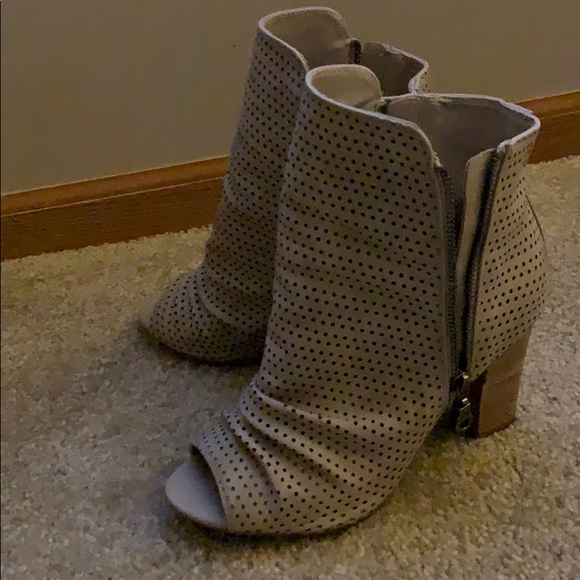 Report Women’s Heels - Picture 2 of 5